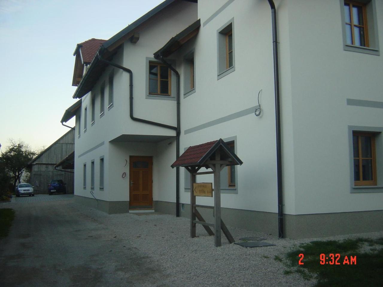 Apartments Vrdjan Cerknica Exterior foto